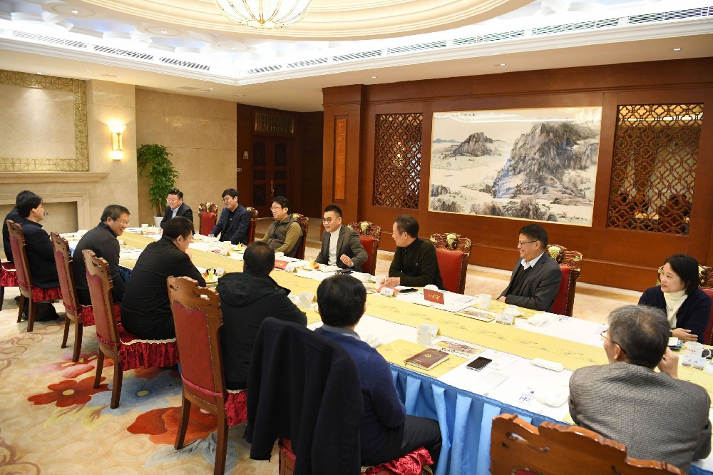 安徽翔威供應(yīng)鏈管理有限公司總經(jīng)理戴維森參加蕪湖市“第34場(chǎng)”早餐會(huì)